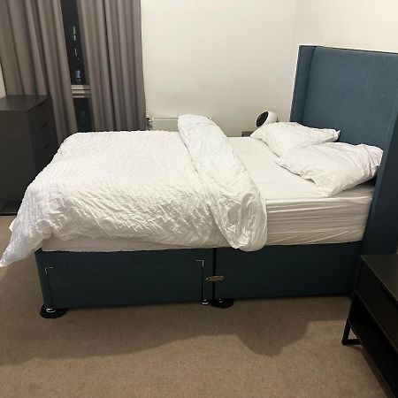 Luxury 2 Bedrooms Apartment Barking  Dış mekan fotoğraf